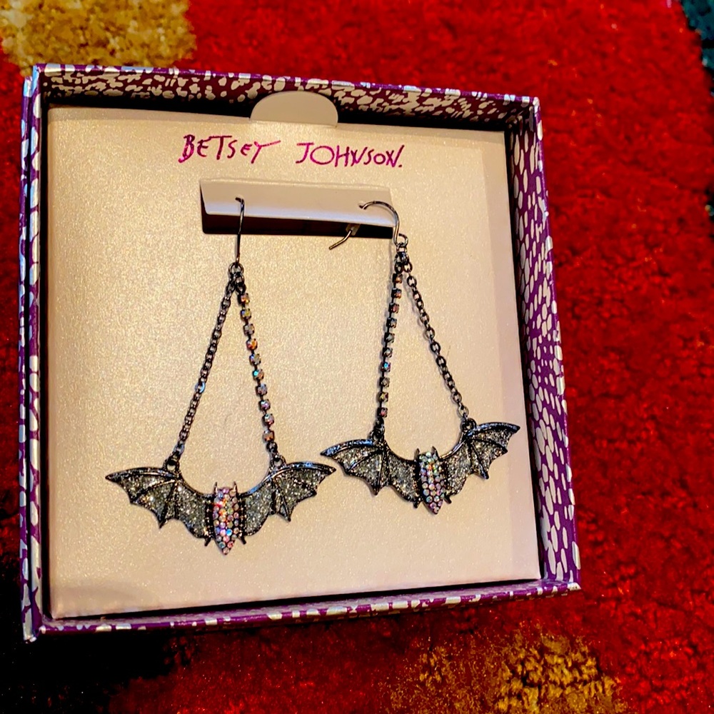 🦇 Betsey Johnson Glitter Bat Earrings 🦇 New in Box